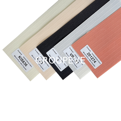 100% Stof van de Rolzonneblinden van de polyester de Verticale Zuivere Elegantie voor Vensterbehandeling